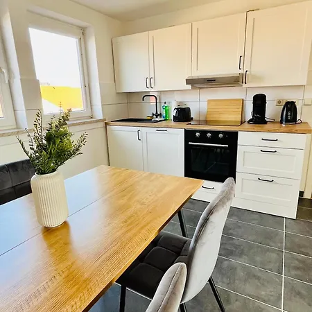 Wohlfuehl-apartment Mareiki*balkon*stellplatz*wifi*  Erfurt